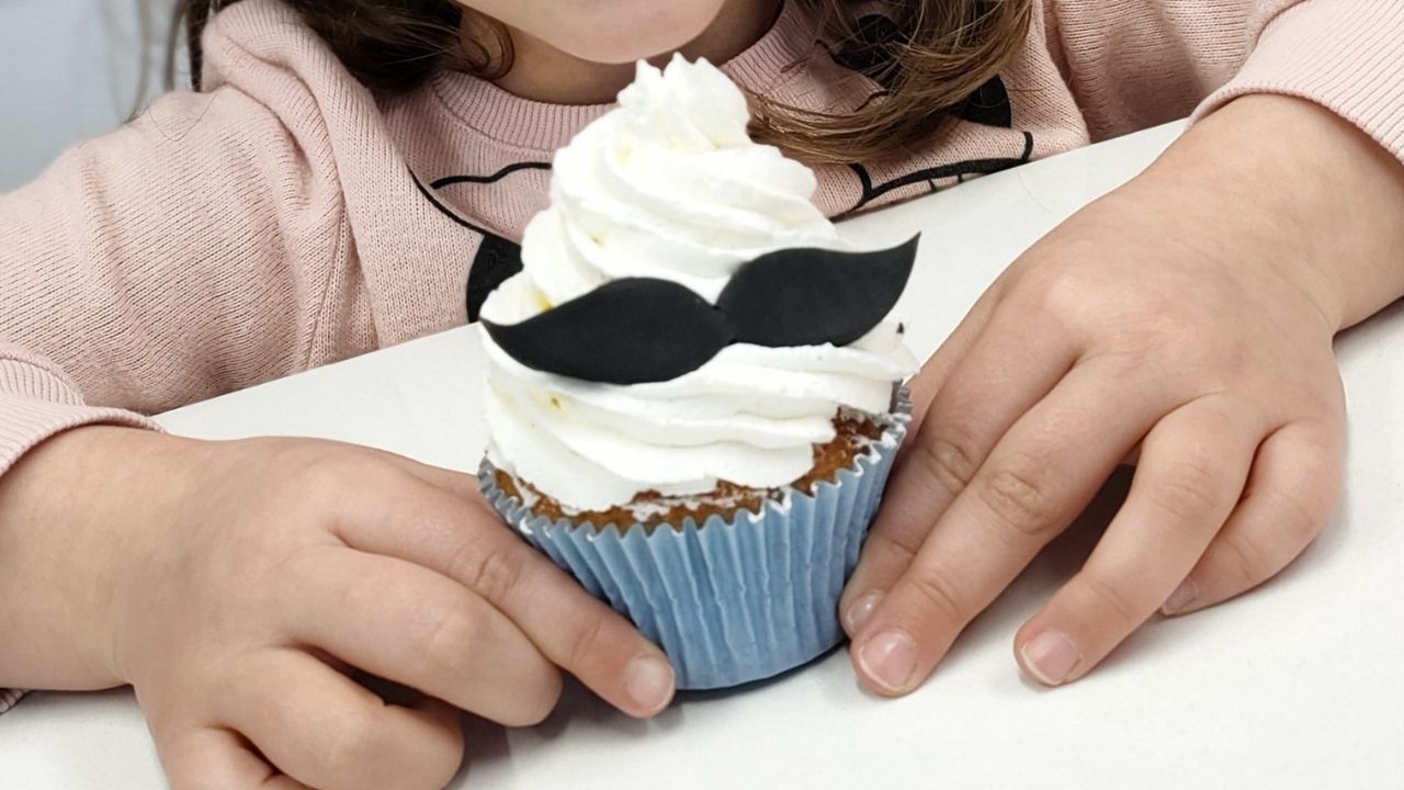 Mes Cupcakes Moustache (Kids dès 5 ans)